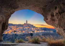 Lais Puzzle - Matera, Italien. Stadtbildbild der mittelalterlichen Stadt Matera, Italien während des schönen Sonnenuntergangs - 100, 200, 500 & 1.000 Teile