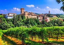 Lais Puzzle - Romantische Weinstraße mit mittelalterlichen Schlössern in Italien. Region Emilia Romagna, Dorf Levizzano - 100, 200, 500 & 1.000 Teile