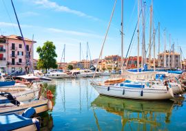 Lais Puzzle - Schöne Szene von Booten in Grado, Italien - 100, 200, 500 & 1.000 Teile