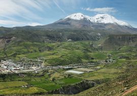 Lais Puzzle - Putre Dorf mit "Nevado de Putre" im Hintergrund - 100, 200, 500 & 1.000 Teile