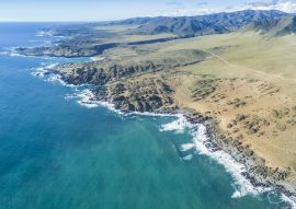 Lais Puzzle - Eine Luftaufnahme des Nationalparks Llanos de Challe, Atacama-Wüste an der Küste. Erstaunliche Landschaft wie diese Küste des Pazifischen Ozeans in Carrizal Bajo Stadt mit seinen Schluchten und Tälern, Chile - 100, 200, 500 & 1.000 Teile