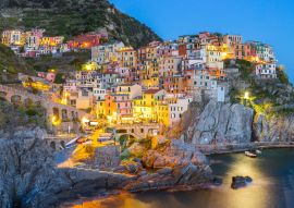 Lais Puzzle - Manarola, Dorf eins von Cinque Terre, in der Nacht in La Spezia, Italien - 100, 200, 500 & 1.000 Teile