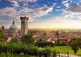 Lais Puzzle - Schöne Sonnenuntergangsansicht von Lonato del Garda, einer Stadt und Gemeinde in der Provinz Brescia, Italien - 100, 200, 500 & 1.000 Teile