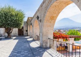 Lais Puzzle - Mirador von Yanahuara in Arequipa mit Blick zum Misti - 100, 200, 500 & 1.000 Teile