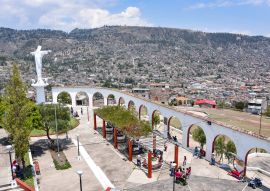 Lais Puzzle - Ansichten über die Stadt Ayacucho vom Mirador de Acuchimay aus. Ayacucho, Peru - 100, 200, 500 & 1.000 Teile
