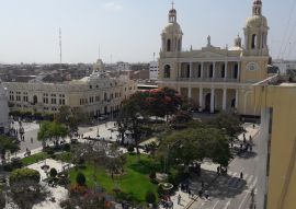 Lais Puzzle - Luftaufnahme des Hauptparks in der Stadt Chiclayo - Peru - 100, 200, 500 & 1.000 Teile