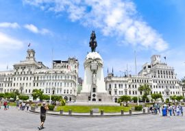 Lais Puzzle - Panorama des Plaza San Martin - Lima in Peru - 100, 200, 500 & 1.000 Teile