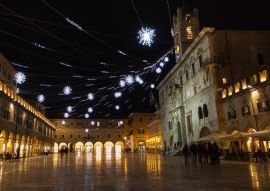 Lais Puzzle - Historisches Zentrum von Ascoli Piceno bei Nacht - 100, 200, 500 & 1.000 Teile