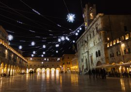 Lais Puzzle - Historisches Zentrum von Ascoli Piceno bei Nacht - 1.000 Teile
