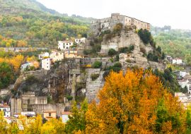 Lais Puzzle - Mittelalterliches Dorf Cerro al Volturno (Burg Pandone) in Molise - 1.000 Teile