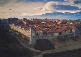 Lais Puzzle - Ricetto von Candelo, Biella, Italien, Luftaufnahme bei Sonnenuntergang - 100, 200, 500 & 1.000 Teile