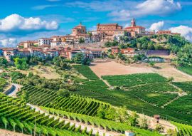 Lais Puzzle - Blick auf La Morra in der Provinz Cuneo, Piemont, Italien - 100, 200, 500 & 1.000 Teile