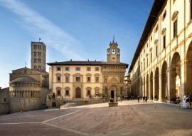 Lais Puzzle - Arezzo: Piazza Grande der Hauptplatz der Stadt Arezzo, Toskana, Italien - 100, 200, 500 & 1.000 Teile