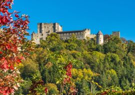 Lais Puzzle - Das Schloss Pergine befindet sich im Vasugana in Pergine Valsugana. Italien - 500 & 1.000 Teile