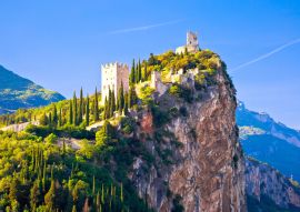 Lais Puzzle - Arco-Burg auf hohem Felsen - 500 & 1.000 Teile