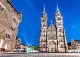 Lais Puzzle - Klassische Nachtansicht in Nürnberg auf das beleuchtete Gebäude der Lorenzkirche St. Lorenz - 100, 200, 500 & 1.000 Teile