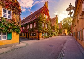 Lais Puzzle - Wohnanlage Fuggerei in Augsburg, Deutschland - 100, 200, 500 & 1.000 Teile