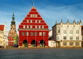 Lais Puzzle - Alter Markt mit Rathaus der Stadt Greifswald - 100, 200, 500 & 1.000 Teile