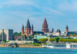 Lais Puzzle - Der Dom in Mainz hinter dem Rhein, Deutschland - 100, 200, 500 & 1.000 Teile