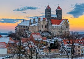 Lais Puzzle - Das Quedlinburger Schloss und Stiftskirche im Winter - 40, 100, 200, 500, 1.000 & 2.000 Teile