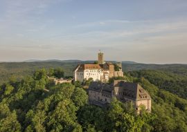 Lais Puzzle - Luftaufnahme der Wartburg in der Nähe der Stadt Eisenach - 100, 200, 500 & 1.000 Teile
