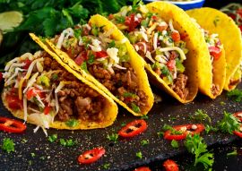Lais Puzzle - Mexikanisches Essen - köstliche Taco-Schalen mit Rinderhackfleisch und hausgemachter Salsa - 100, 200, 500 & 1.000 Teile
