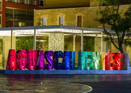 Lais Puzzle - Nachtszene in der Innenstadt von Aguascalientes, Mexiko - 100, 200, 500 & 1.000 Teile
