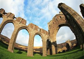 Lais Puzzle - Ruinen des Priorats Llanthony, Monmouthshire, Wales - 100, 200, 500 & 1.000 Teile