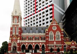Lais Puzzle - Uniting Church am King George Square im Kontrast zu modernen Wolkenkratzern in Brisbane Queensland Australien - 100, 200, 500 & 1.000 Teile