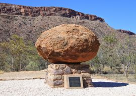 Lais Puzzle - Gedenkstein für John Flynn bei Alice Spings in Australien - 100, 200, 500 & 1.000 Teile