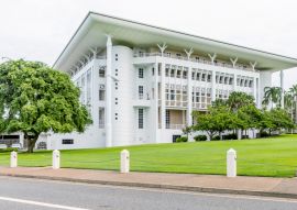 Lais Puzzle - Das schöne Parlamentsgebäude im historischen Zentrum von Darwin, Australien, an einem sonnigen Tag - 100, 200, 500 & 1.000 Teile