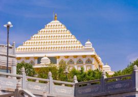 Lais Puzzle - Blick auf das schöne indische Gebäude, Puttaparthi, Andhra Pradesh, Indien - 500 & 1.000 Teile