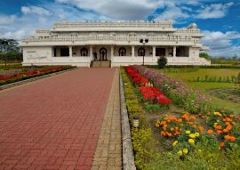 Lais Puzzle - Ostindien, Bundesstaat Assam, der Tempel von Tirupati Balaji Mandir ist zehn Kilometer von der Stadt Guwahati, Indien - 100, 200, 500 & 1.000 Teile