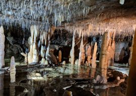 Lais Puzzle - Parks Victoria Buchan Caves, Stalaktiten und Stalagmiten im Inneren der Royal Cave, Australien - 100, 200, 500 & 1.000 Teile