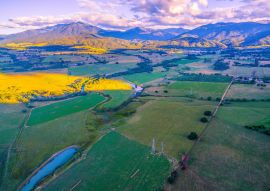 Lais Puzzle - Luftaufnahme der schönen australischen Landschaft bei Sonnenuntergang. Kiewa Valley, Victoria, Australien - 100, 200, 500 & 1.000 Teile