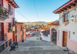 Lais Puzzle - Schöne koloniale Gassen und Straßen der magischen Stadt San Cristobal de las Casas in Chiapas, Mexiko - 100, 200, 500 & 1.000 Teile