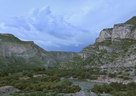 Lais Puzzle - Blick auf den Fluss Nazas in der Abenddämmerung in der Gegend von Canon de Fernandez in Durango, Mexiko - 100, 200, 500 & 1.000 Teile