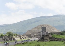 Lais Puzzle - Pyramide des Mondes, piramide de la luna, und Allee der Toten, Calzada de los muertos, in Teotihuacan, Mexiko - 100, 200, 500 & 1.000 Teile