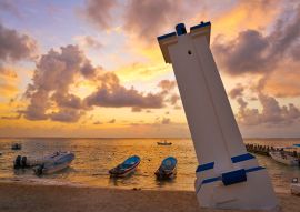Lais Puzzle - Puerto Morelos Sonnenaufgang Leuchtturm Riviera Maya, Mexiko - 100, 200, 500 & 1.000 Teile