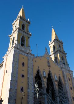 Lais Puzzle - Stadt Mazatlan. Sinaloa Mexiko. Kirche - 100, 200, 500 & 1.000 Teile
