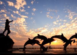 Lais Puzzle - Delfin-Statue vor Sonnenuntergang, Mexiko - 100, 200, 500 & 1.000 Teile