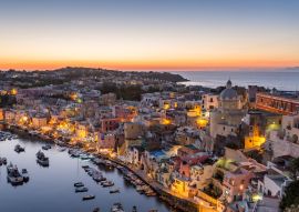 Lais Puzzle - Procida, Sonnenuntergang über dem Hafen von La Corricella. Neapel, Kampanien, Italien - 100, 200, 500 & 1.000 Teile