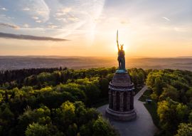 Lais Puzzle - Hermannsdenkmal bei Sonnenaufgang, Detmold - 100, 200, 500 & 1.000 Teile