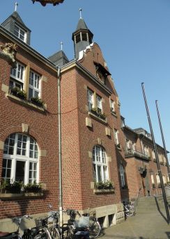 Lais Puzzle - Historisches Rathaus Dormagen - 100, 200, 500 & 1.000 Teile