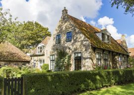 Lais Puzzle - Eines der schönen alten Häuschen (gebaut 1797) auf der Insel Ameland - 100, 200, 500 & 1.000 Teile