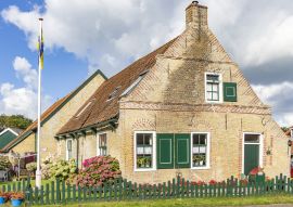 Lais Puzzle - Eine der schönen alten Hütten (erbaut 1516) auf der Insel Ameland - 100, 200, 500 & 1.000 Teile