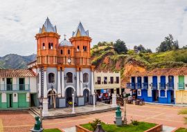 Lais Puzzle - Schöne Nachbildung der Altstadt, Guatape, Kolumbien - 100, 200, 500 & 1.000 Teile