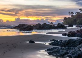 Lais Puzzle - Menschen beim Spaziergang am Strand von El Almejal, El Valle, Kolumbien - 100, 200, 500 & 1.000 Teile