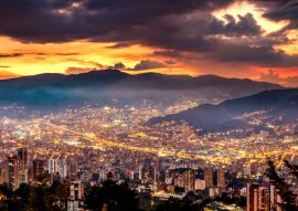 Lais Puzzle - Sonnenuntergang über Medellin, Kolumbien - 100, 200, 500 & 1.000 Teile