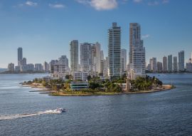 Lais Puzzle - Panoramablick auf die Stadt "Cartagena de las Indias" in Kolumbien, aufgenommen von einem Schiff bei der Ankunft in der Stadt - 100, 200, 500 & 1.000 Teile